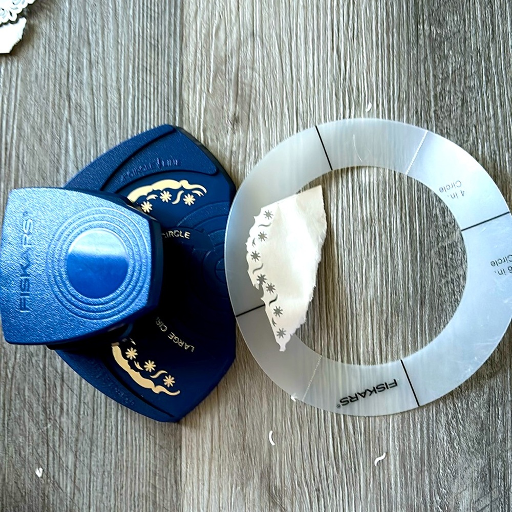 Fiskars circle border punch